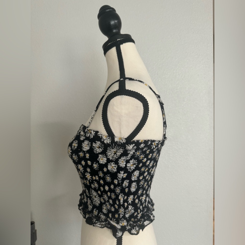 Floral Ruffled Crop Top - Picture 3 of 4